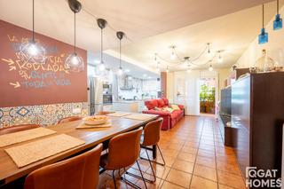 Pis  Rosselló. Piso  con terraza en zona centroestación  sant cugat del vallès