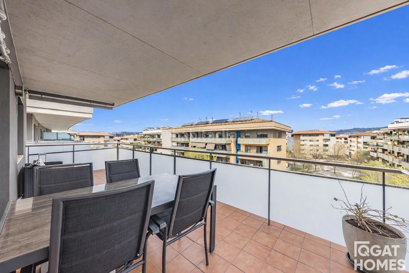 Foto 9fd6d818-121e-446e-b4ef-d760c70bb754. Àtic amb calefacció aparcament piscina a Volpelleres Sant Cugat del Vallès