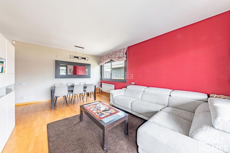 Foto aa4d4e18-69f4-4e7a-acdf-ccf7bfddeda4. Àtic amb calefacció aparcament piscina a Volpelleres Sant Cugat del Vallès