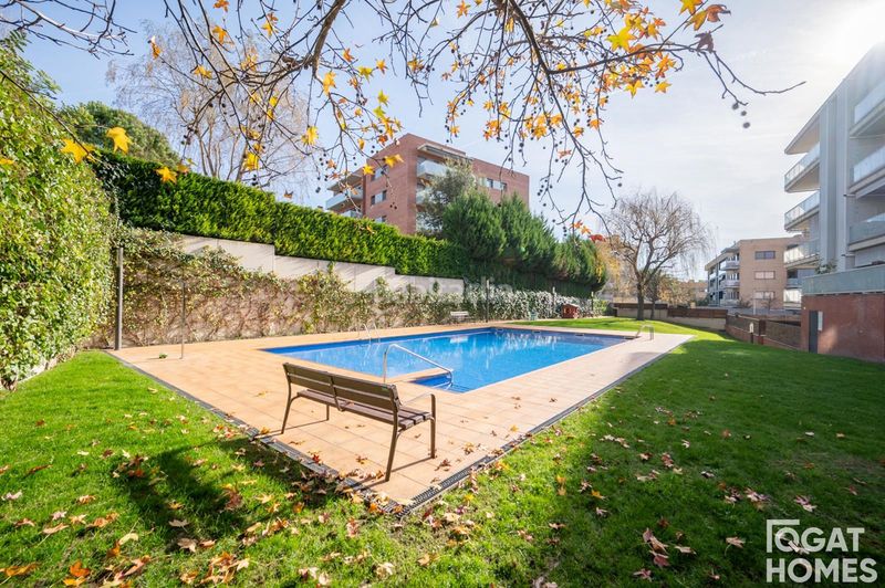 Foto feda15a1-5462-4c75-a566-19b7b7164e6d. Àtic amb calefacció aparcament piscina a Turó de Can Mates Sant Cugat del Vallès