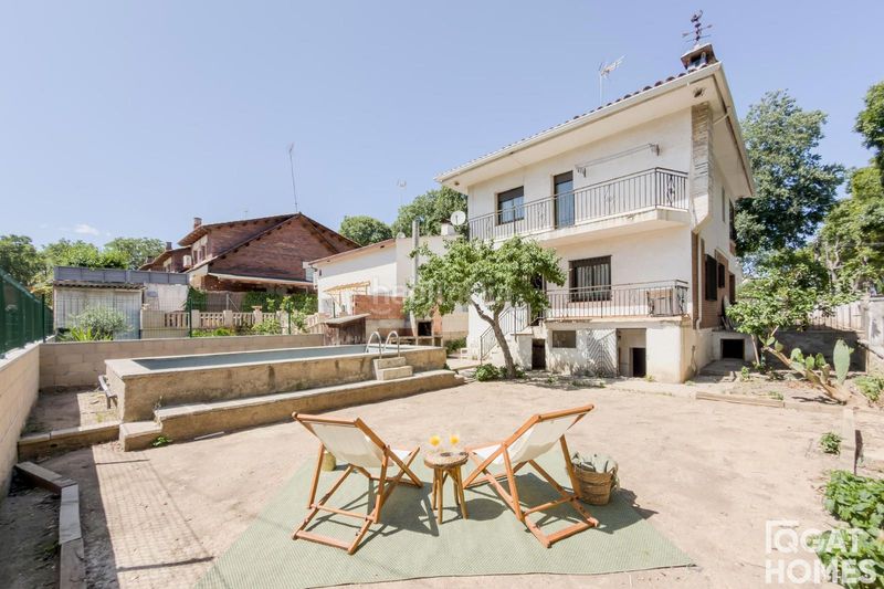 Foto dd176319-7347-42f3-a779-d562c14df2f1. Casa amb calefacció aparcament piscina a Mira-sol Sant Cugat del Vallès