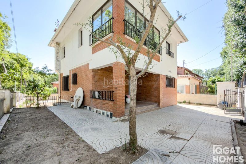 Foto df763cf2-22cb-47e1-8f62-04737ab27dcc. Casa amb calefacció aparcament piscina a Mira-sol Sant Cugat del Vallès