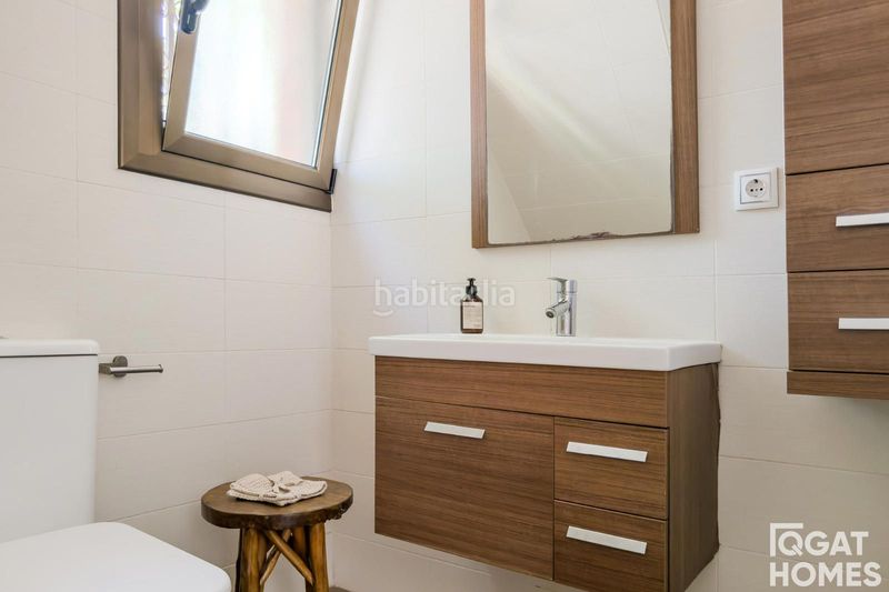 Foto f71c965a-1634-4cb0-bb2f-573f233331d8. Casa amb calefacció aparcament piscina a Mira-sol Sant Cugat del Vallès