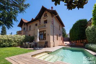Casa adossada  Sant casimir. Chalet adosado catalogado en eixample