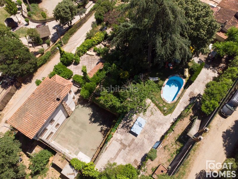 Foto b9285d52-4fa1-4d7b-a1df-f5f6dd87a68f. Casa amb aparcament piscina a Molins de Rei