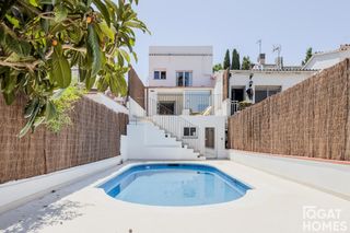 Casa adossada  Alps. Casa adosada con piscina en mirasol