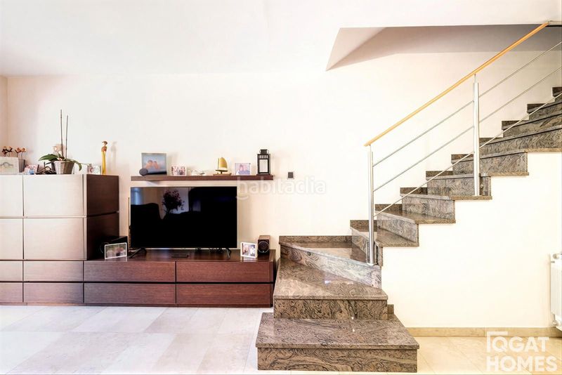 Foto 25f4c629-7bd2-437f-9bca-9694a8a1bccd. Casa adossada amb calefacció aparcament a Eixample Sant Cugat del Vallès