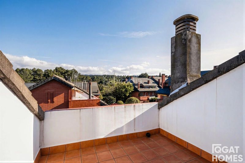 Foto 630a65a6-086a-4f2d-b61d-b057bcbb9f6c. Casa adossada amb calefacció aparcament a Eixample Sant Cugat del Vallès
