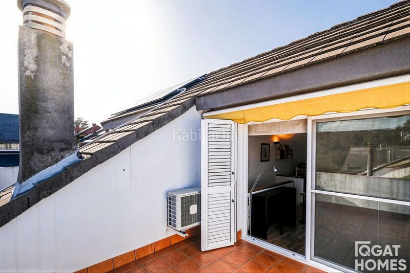 Foto 9b966d5d-1be5-4745-b111-97e553e69bde. Casa adossada amb calefacció aparcament a Eixample Sant Cugat del Vallès
