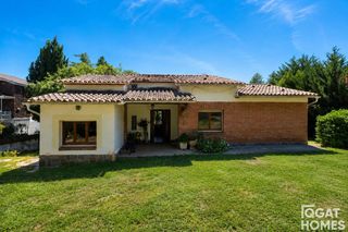 Chalet  Can monmany. Vivienda a reformar en gran parcela plana en valldoreix