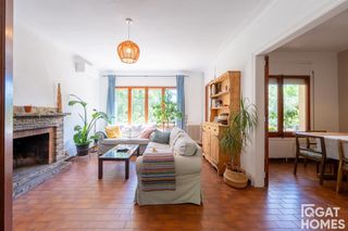 Xalet  Can monmany. Vivienda a reformar en gran parcela plana en valldoreix