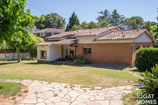 Chalet  Can monmany. Vivienda a reformar en gran parcela plana en valldoreix