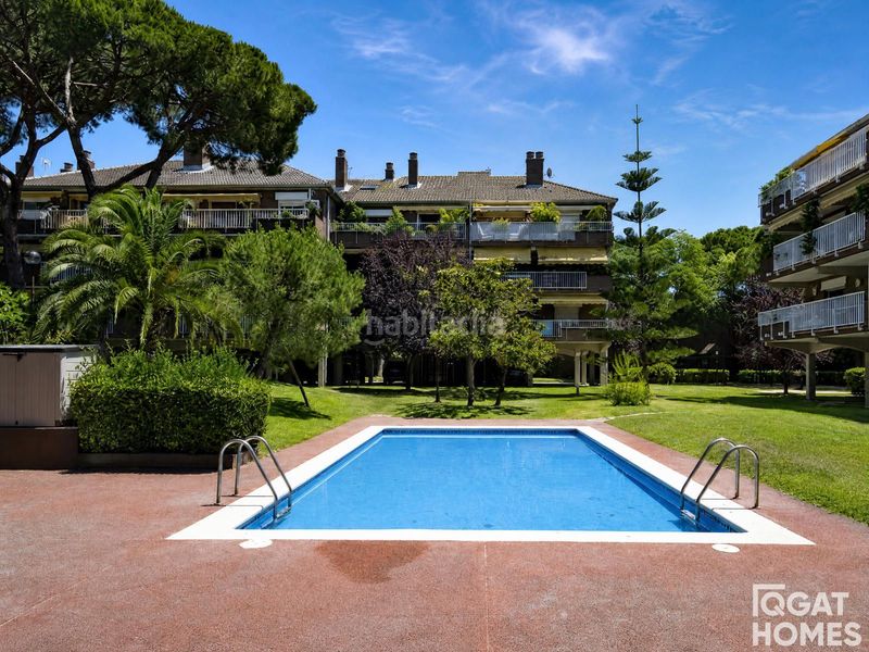 Foto 243143f6-70f8-4611-83e3-27eb27e4a15e. Lloguer àtic amb aparcament piscina a Gava Mar Gavà