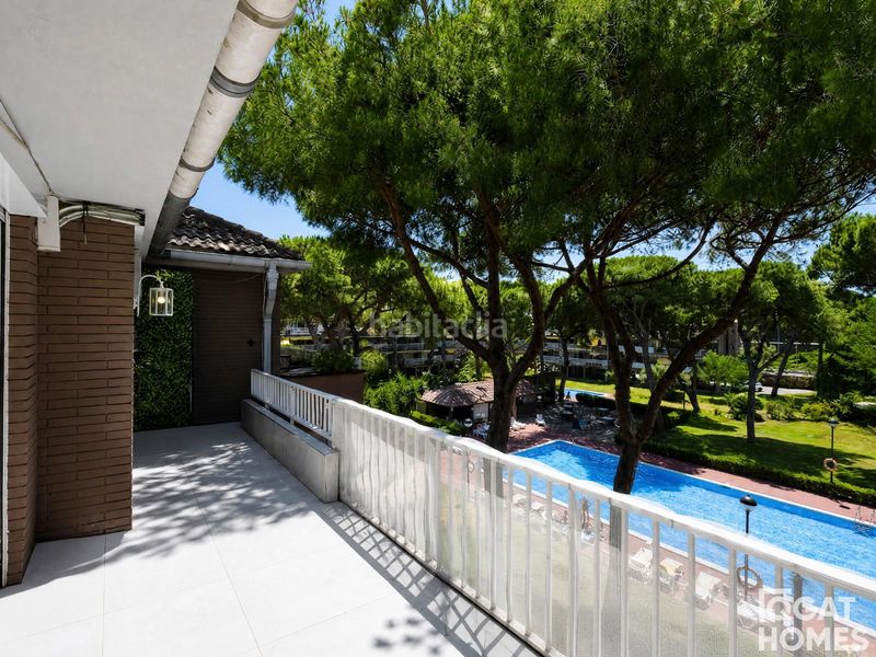 Foto 786b5d34-9953-4978-8c75-da681e5e5802. Lloguer àtic amb aparcament piscina a Gava Mar Gavà
