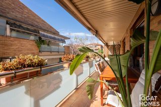 Appartement  Sabina canyameres. Vivienda reformada de 125 m con terraza y dos plazas de parking
