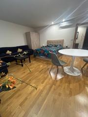 Lloguer Pis a Plaza Illes Columbretes. Amplio piso de 5 habitaciones en zona centro