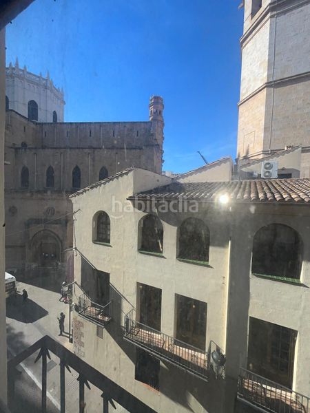 Foto 2c791be7-8136-4fde-99f5-433c528e2f77. Edificio  en calle colon 16 en Casco Histórico Castellón de la Plana