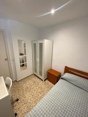 Alquiler Apartamento en Calle héroe de sostoa 63. Se alquila habitación en piso compartido de estudiantes en hueli