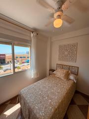 Lloguer Apartament a Calle obispo fernández de córdova 1. Se alquila habitación en piso compartido de estudiantes. ¡dispon