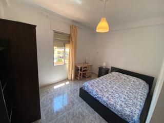 Location Appartement à Calle abogado federico orellana toledano 11. Se alquila una habitación libre en piso compartido por trabajado