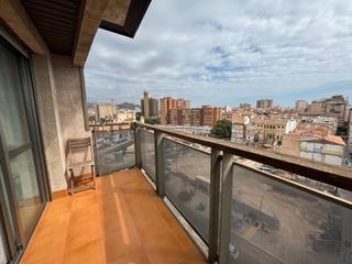 Miete Etagenwohnung  Avenida de la aurora. Se alquila magnífico piso de 1 dormitorio con terraza privada y