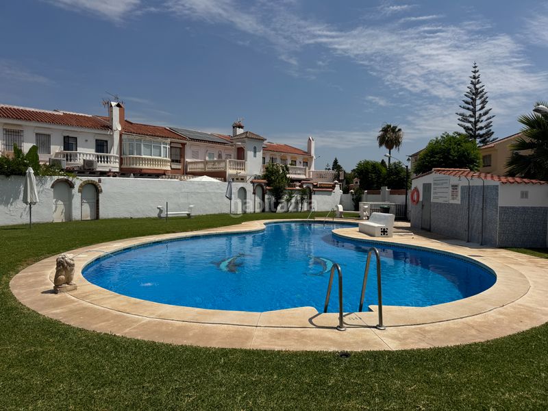 Foto 32687cc2-4dc4-49b1-8067-00d4c9baafab. Lloguer casa adossada amb xemeneia calefacció aparcament piscina a Málaga