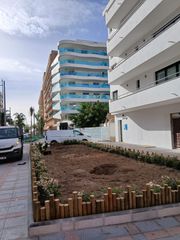 Terreny residencial a Puerto Deportivo. Solar urbano en pleno centro de fuengirola – a 5 minutos del pas