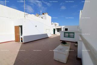 Casa a Centro - La Vega Alta. Estupenda y amplia casa en arrecife zona céntrica.
