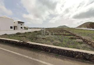 Terreny residencial a Muñique. Amplia parcela urbana  rustica con espectaculares vistas al camp