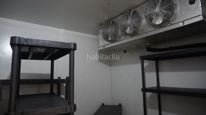Foto 6e3a6c69-f552-4e61-afe4-cf506c8d1f91. Local comercial en carrer de santiago rusiñol 18 local en venta con salida de humos. en Vila-seca