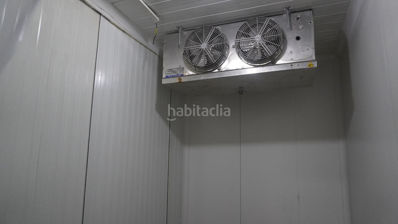 Foto 98674185-76ed-48dd-ae01-53d0a3d84d4e. Local comercial en carrer de santiago rusiñol 18 local en venta con salida de humos. en Vila-seca