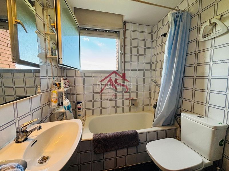 Foto fde07770-e663-4f37-af2a-c2e8f1566420. Apartament amb piscina a Platja de Llevant Salou