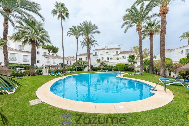 Foto 5f09a367-689e-4974-8b88-a0cb0deda781. Rent semi detached house with pool in La Dama de Noche - La Alzambra Marbella