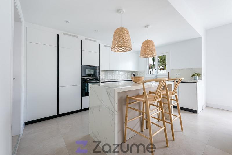 Foto 916d02b9-747b-4365-b58a-116f4a758730. Rent semi detached house with pool in La Dama de Noche - La Alzambra Marbella