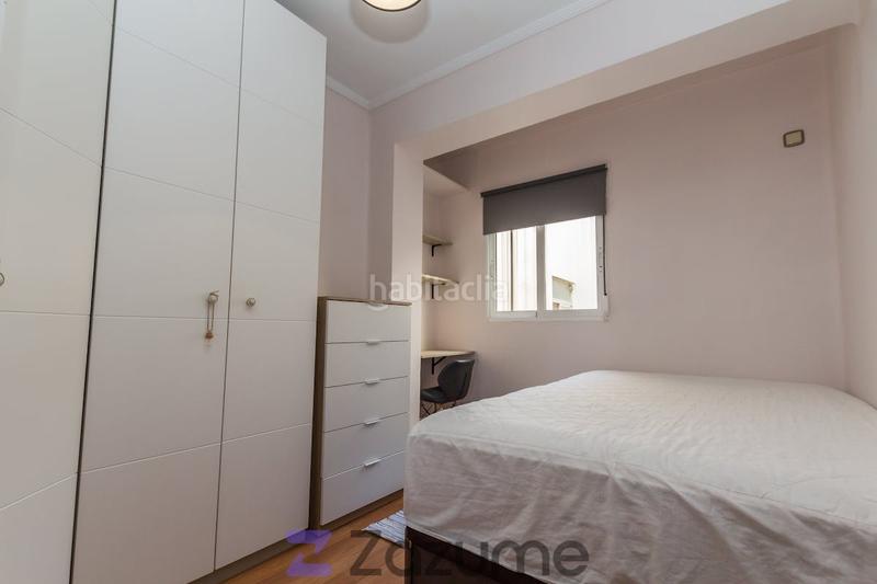 Foto cfbadb83-dd1c-4137-a6a3-611536f43d89. Alquiler piso en Los Castillejos - La Trinidad Málaga