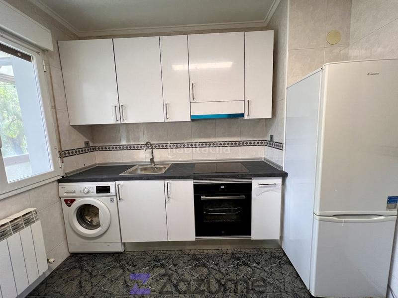 Foto 9308725c-01b9-4f14-8b7f-0bafeefd93cd. Rent flat with heating in Adurtza Vitoria - Gasteiz