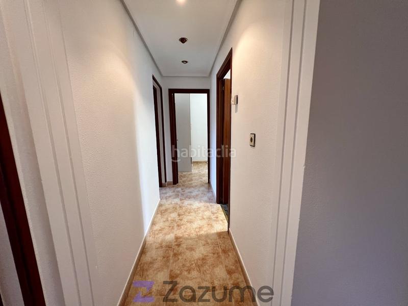 Foto f0097572-449b-47ac-9f87-afa2af28d1f3. Rent flat with heating in Adurtza Vitoria - Gasteiz