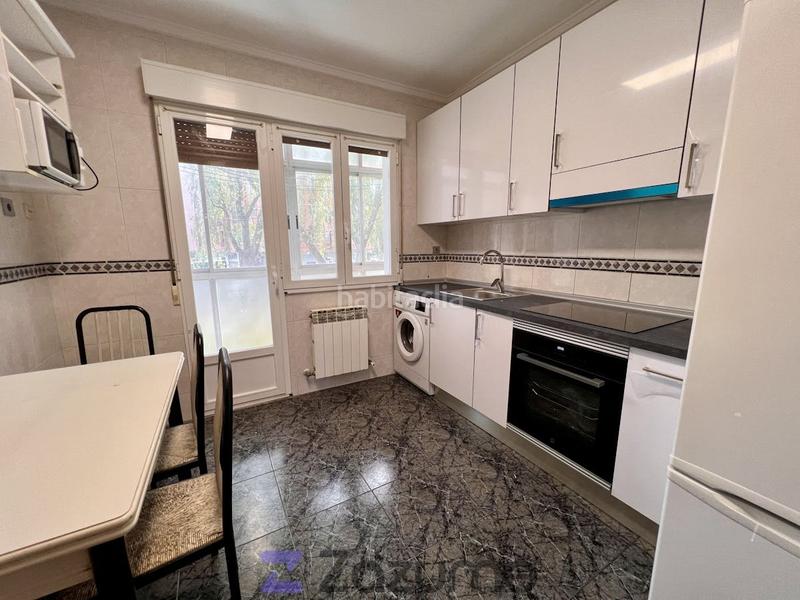 Foto fc59b73d-1fd5-46ad-8d73-afe75cf93218. Rent flat with heating in Adurtza Vitoria - Gasteiz
