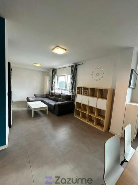 Foto acf66e70-b5d4-4668-8ca4-f4414e7af461. Alquiler piso en Benetússer