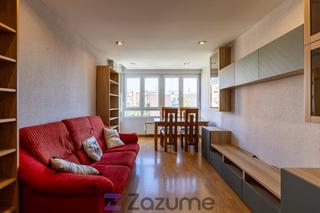 Etagenwohnung in C. Ribeiro