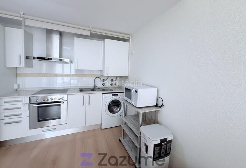 Foto 9983c33d-d202-4b99-8273-d81b64e3c199. Miete etagenwohnung mit parking in Juan Carlos I Murcia