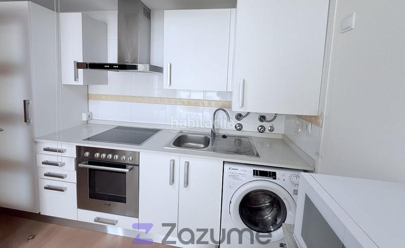 Foto efabfa96-78f4-4a01-8299-61a2158fd829. Miete etagenwohnung mit parking in Juan Carlos I Murcia