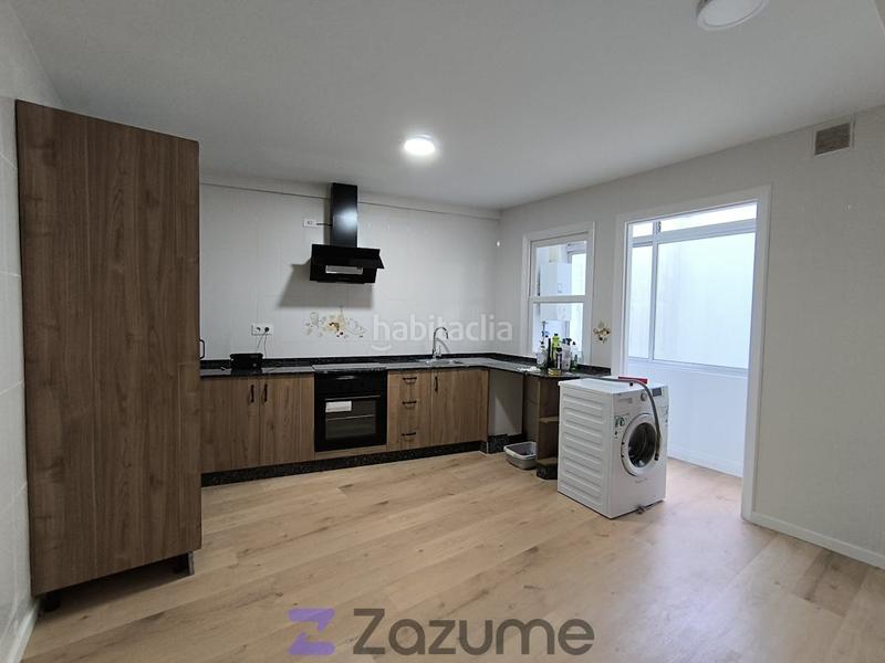 Foto 2bf6f14c-ac59-4cc2-acc8-24480853f9cd. Rent flat in Ferrol vello - puerto Ferrol