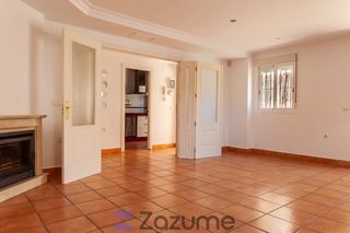Casa adossada a C. Juan Gall