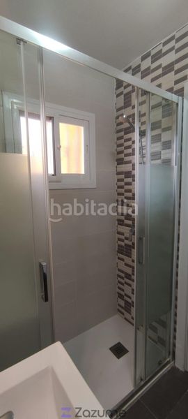 Foto f2b686c2-4652-4383-a8e4-5a925ab4e486. Alquiler piso en Benajarafe