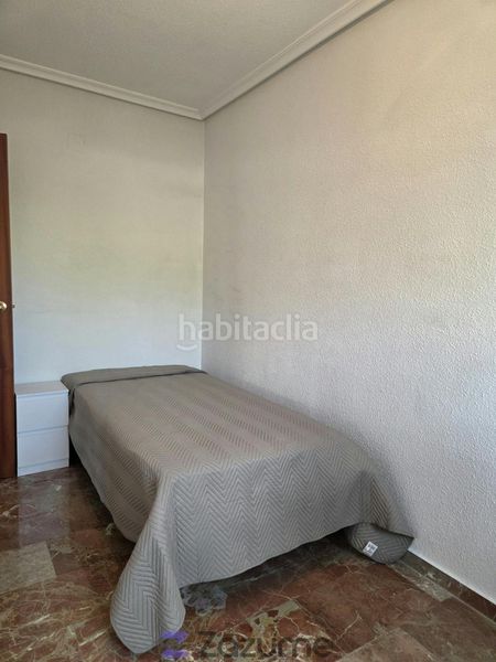 Foto 210c0fb3-5903-460b-8288-b00fb1ff7e1e. Miete etagenwohnung mit parking pool in El Valle - Universidad Jaén