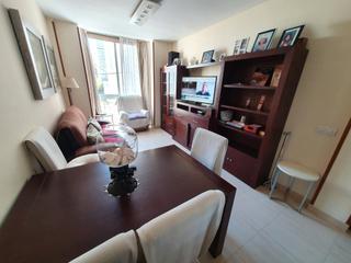 Flat in Santa Catalina. Bonito piso de 3 habitaciones y 2 baños en edificio de reciente
