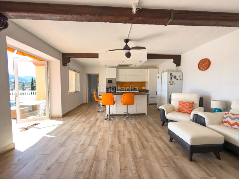 Foto 249774b4-5fe5-4c2c-bd8a-98c2190d9347. Xalet amb aparcament piscina a Coín