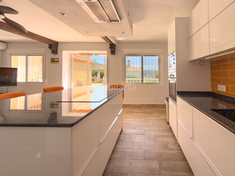 Foto 9fc074e9-d990-4ac1-9ff8-06ca3239b9bb. Xalet amb aparcament piscina a Coín