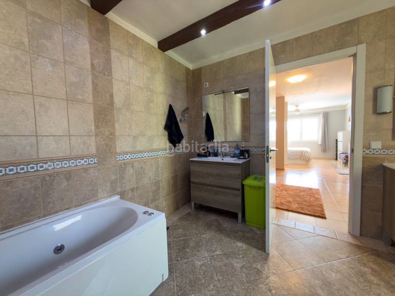 Foto b3bdb9c0-c6e3-4f5e-84fb-0a8d7f1388ad. Xalet amb aparcament piscina a Coín